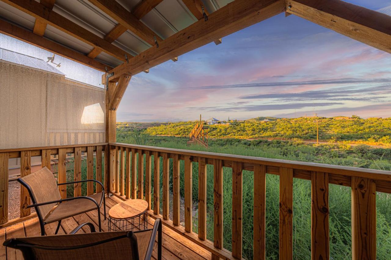 -Pet Friendly- Miners Cabin #5 -Two Double Beds - Private Balcony ทูมสโตน ภายนอก รูปภาพ