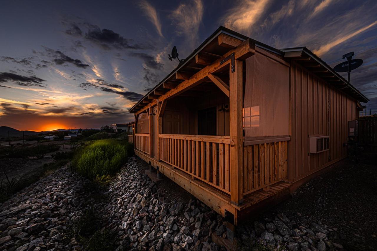 -Pet Friendly- Miners Cabin #5 -Two Double Beds - Private Balcony ทูมสโตน ภายนอก รูปภาพ