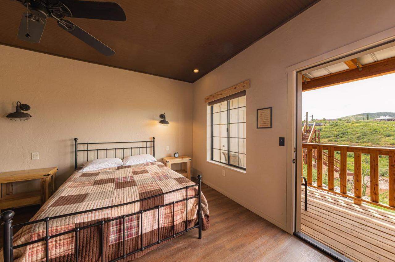 -Pet Friendly- Miners Cabin #5 -Two Double Beds - Private Balcony ทูมสโตน ภายนอก รูปภาพ