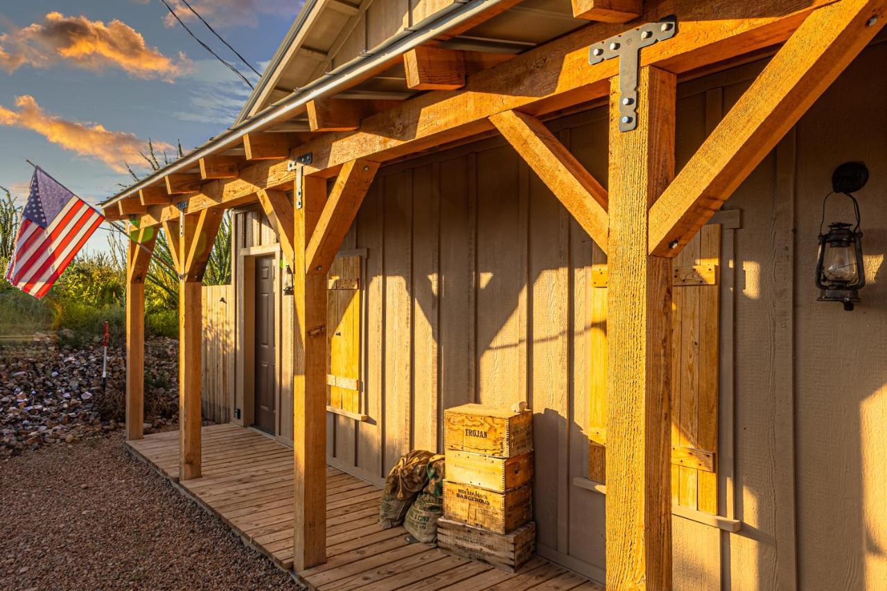 -Pet Friendly- Miners Cabin #5 -Two Double Beds - Private Balcony ทูมสโตน ภายนอก รูปภาพ