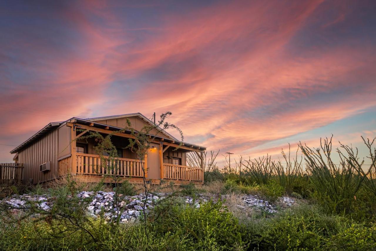 -Pet Friendly- Miners Cabin #5 -Two Double Beds - Private Balcony ทูมสโตน ภายนอก รูปภาพ